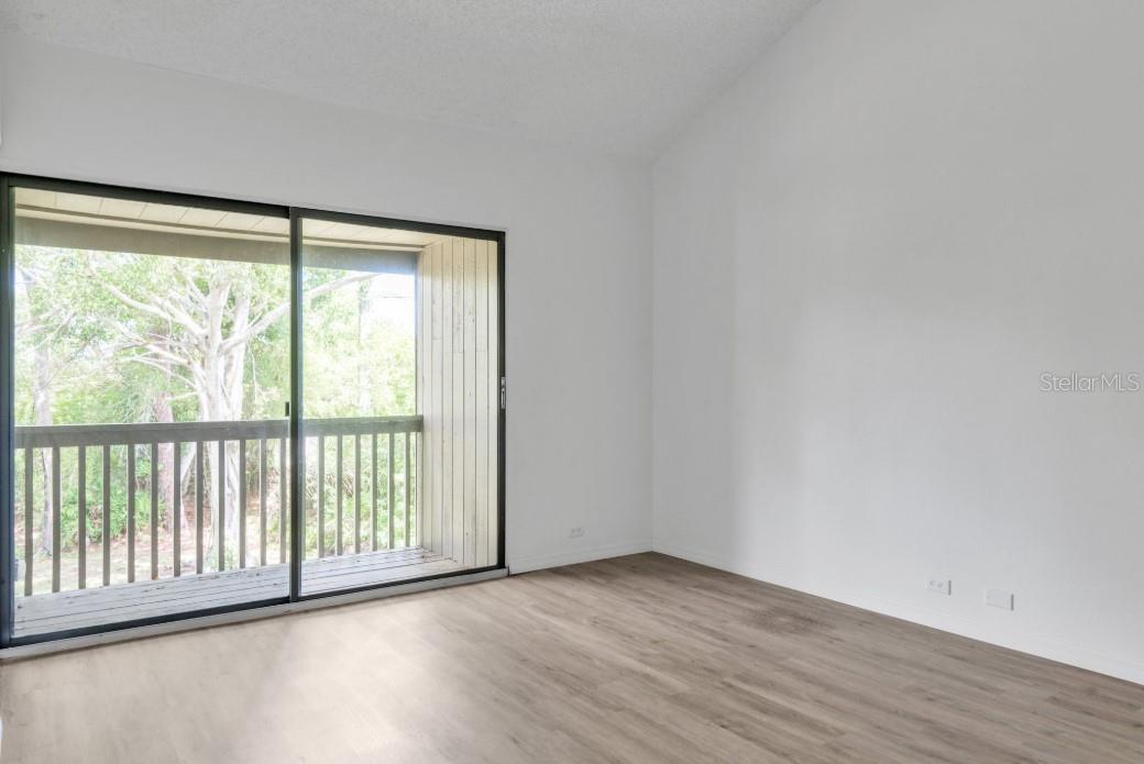 Image 5 of 27 For 758 Pine Run Drive 758