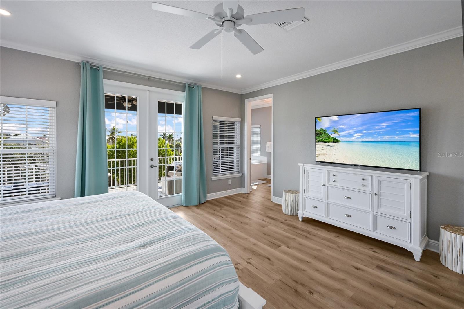 Image 30 of 68 For 159 Crescent Drive