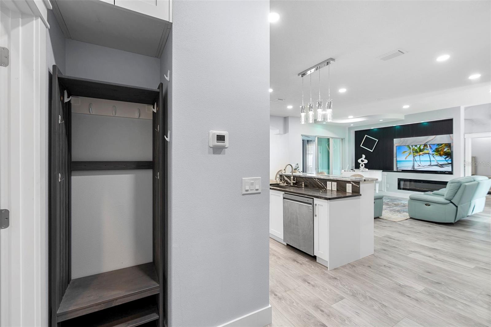 Image 11 of 39 For 3038 Velvet Lane