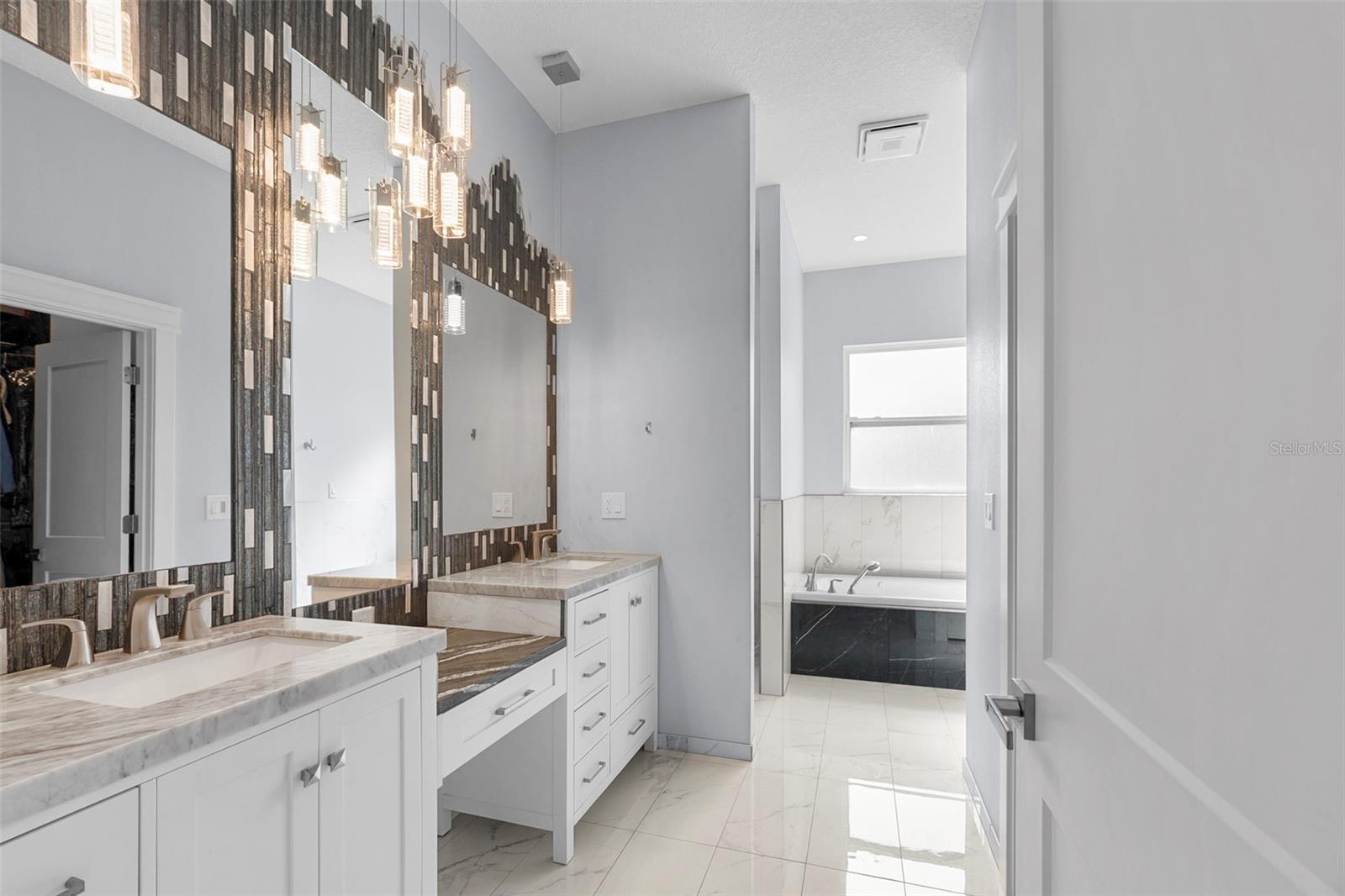 Image 15 of 39 For 3038 Velvet Lane