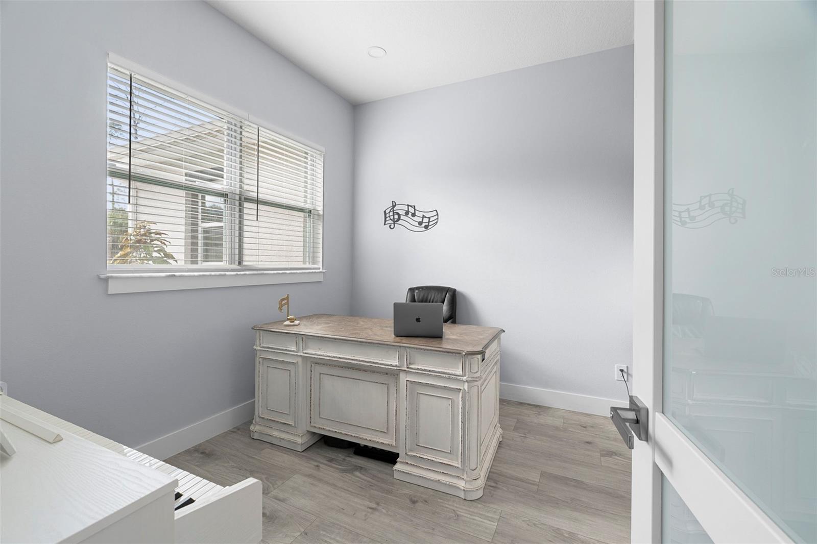 Image 18 of 39 For 3038 Velvet Lane