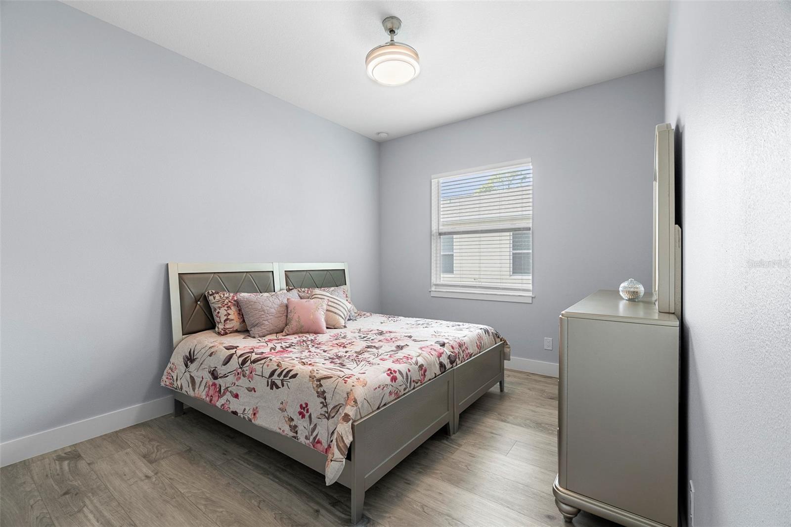 Image 23 of 39 For 3038 Velvet Lane