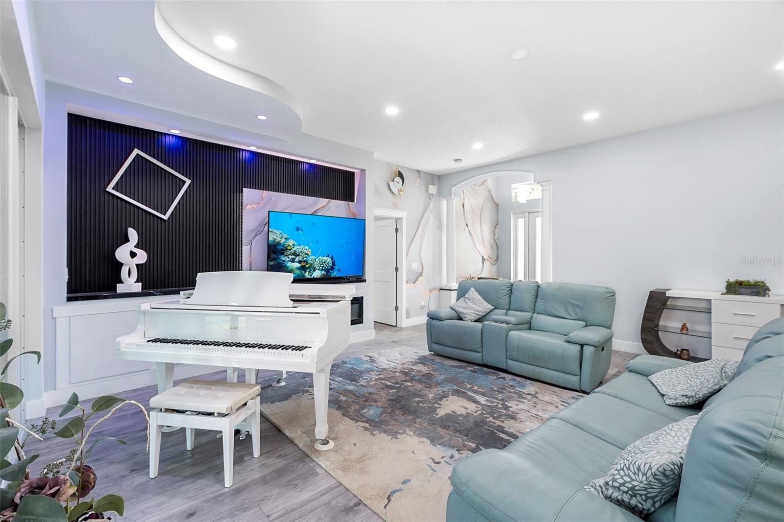 Image 3 of 39 For 3038 Velvet Lane