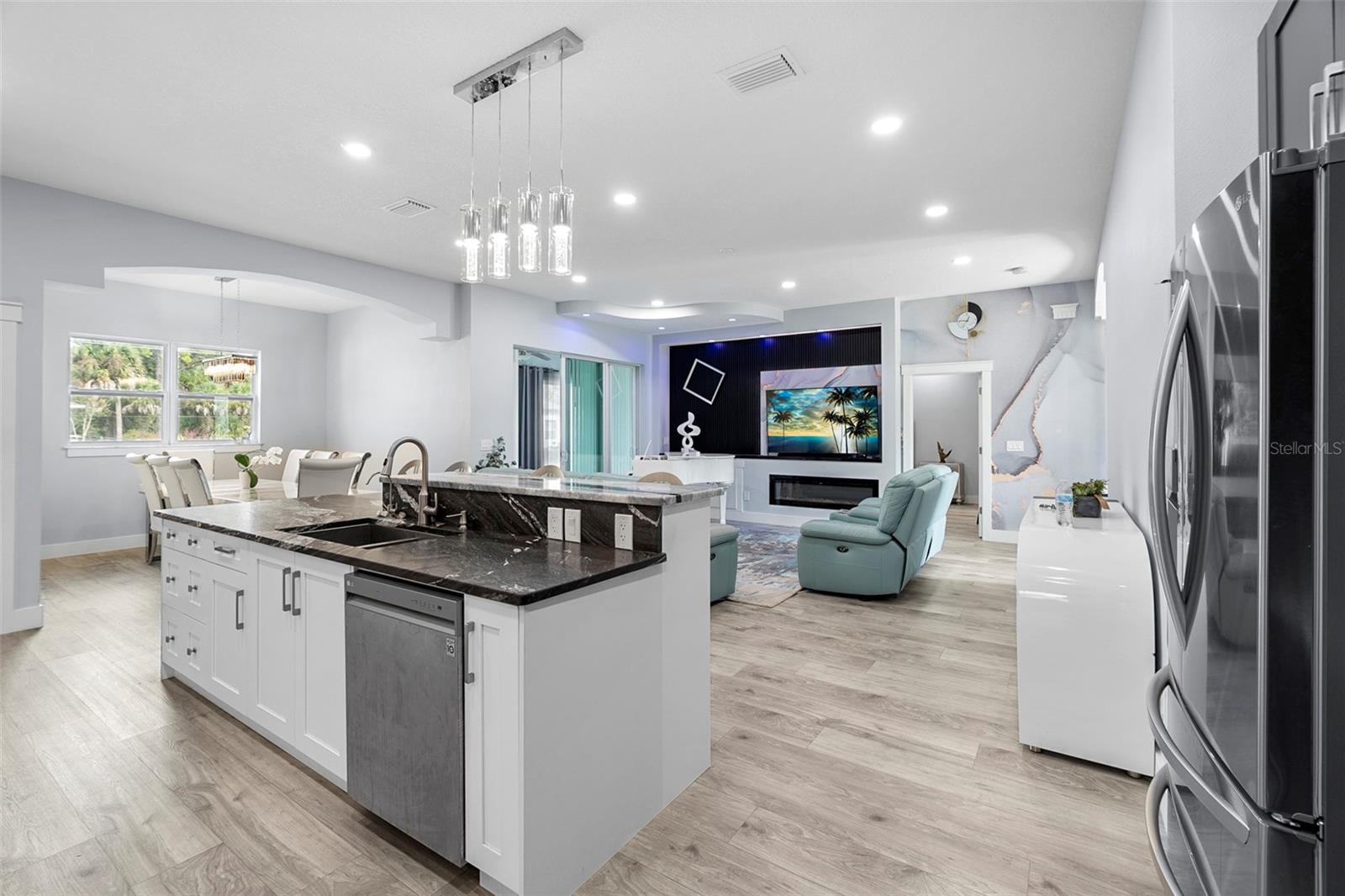 Image 7 of 39 For 3038 Velvet Lane