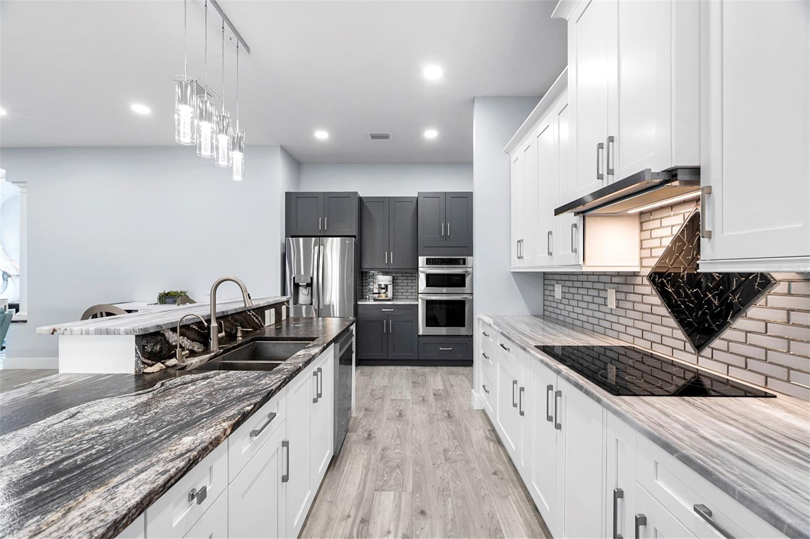 Image 8 of 39 For 3038 Velvet Lane