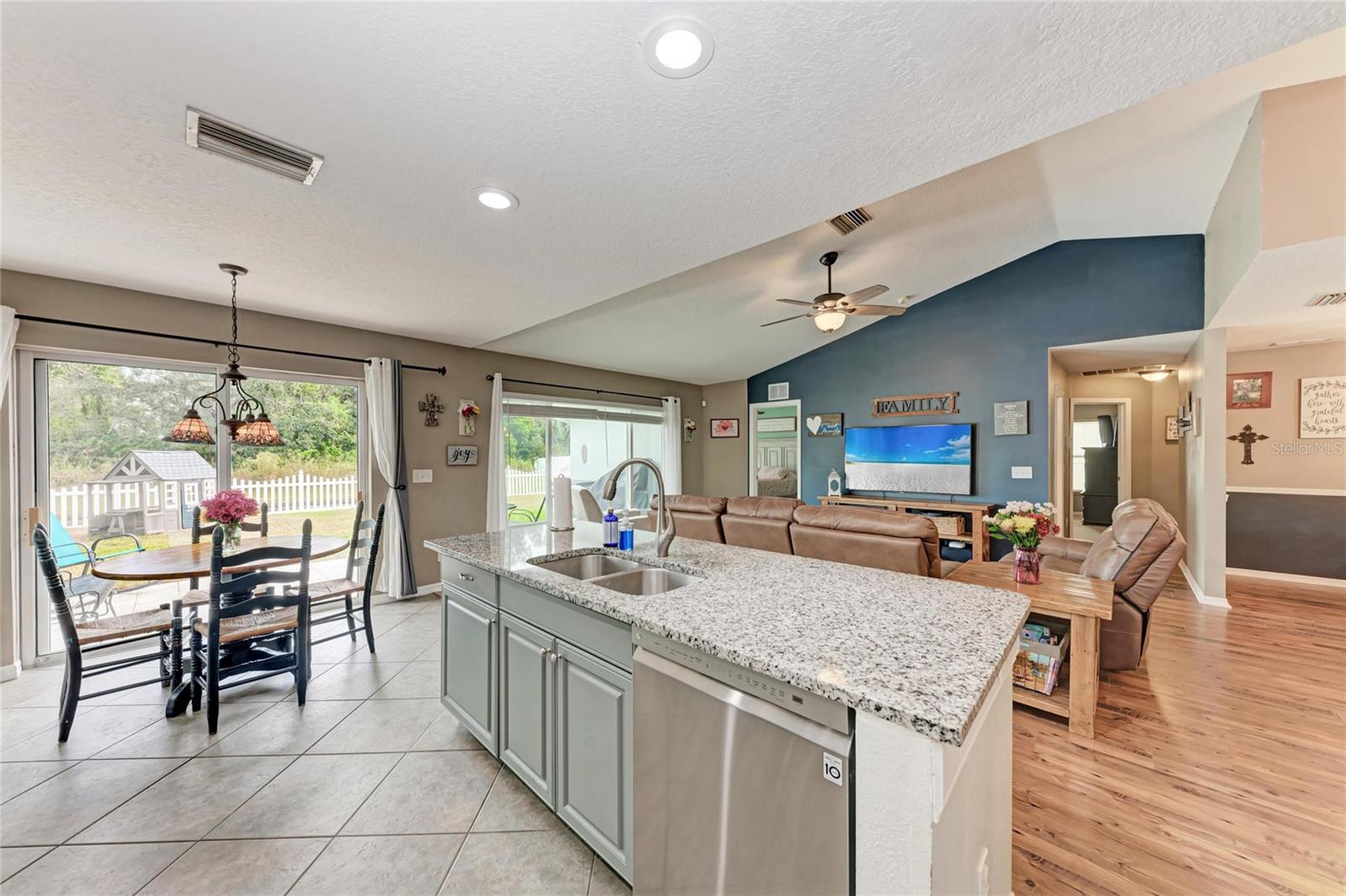 Image 12 of 45 For 4608 Oliver Manor Drive