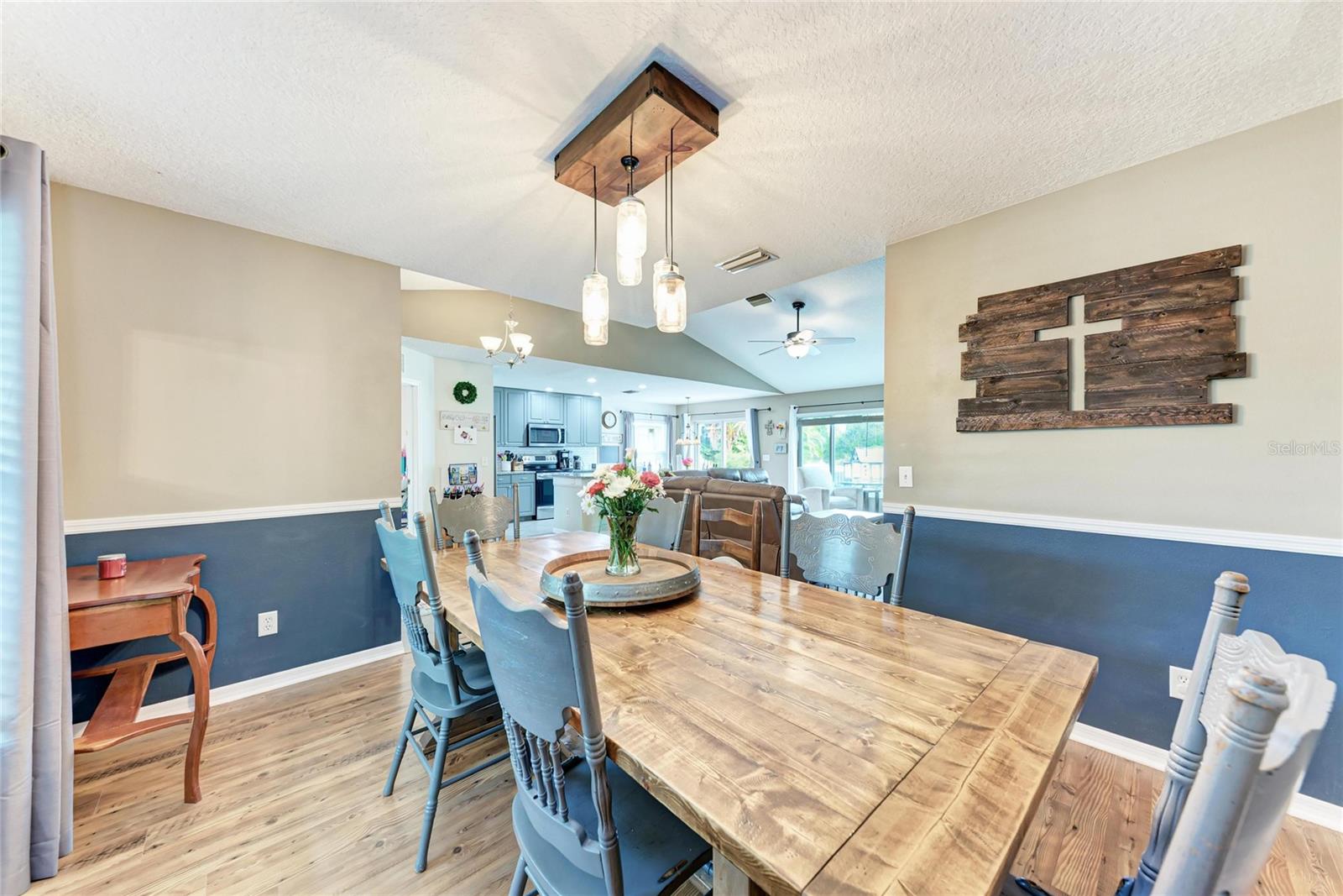 Image 14 of 45 For 4608 Oliver Manor Drive