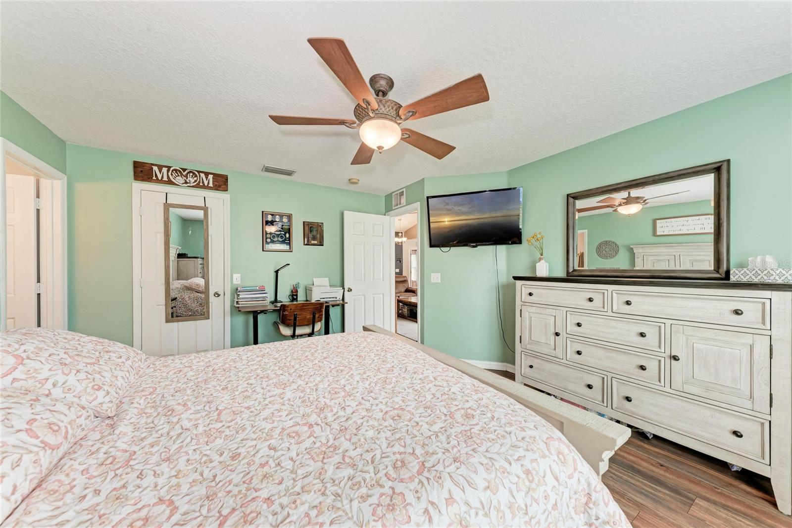 Image 16 of 45 For 4608 Oliver Manor Drive