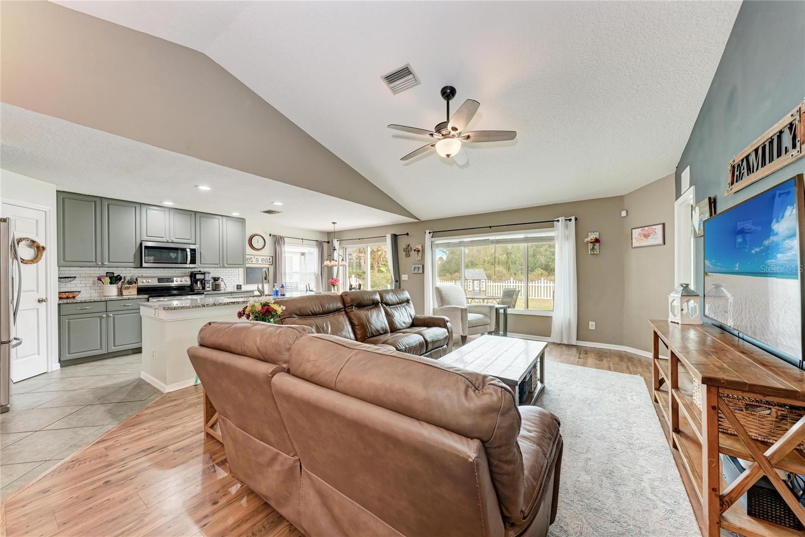 Image 5 of 45 For 4608 Oliver Manor Drive