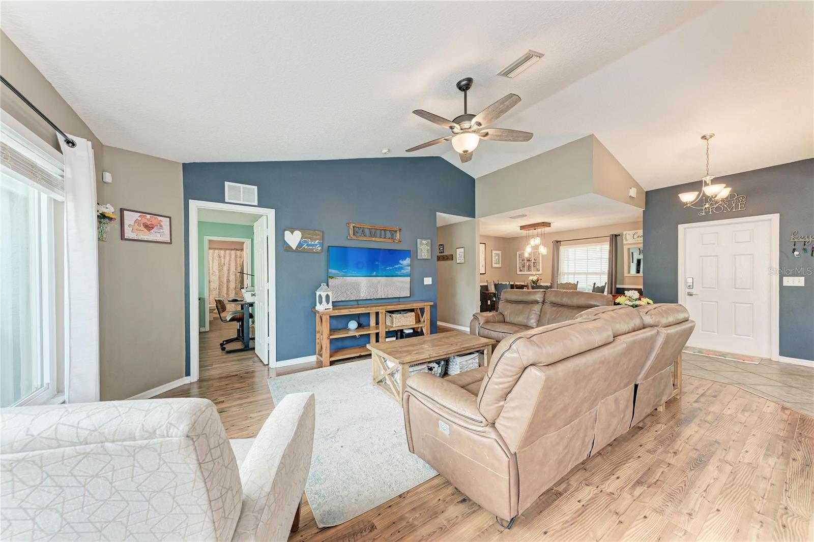 Image 7 of 45 For 4608 Oliver Manor Drive