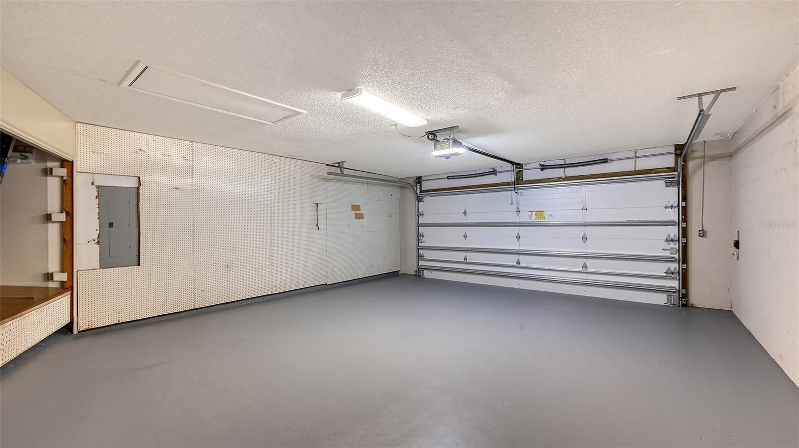 Image 39 of 64 For 8010 Conservatory Drive