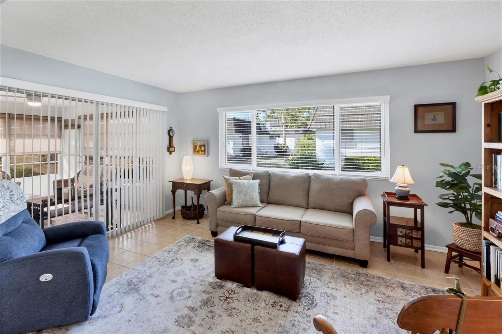 Image 18 of 43 For 1521 Lakeside Way 149