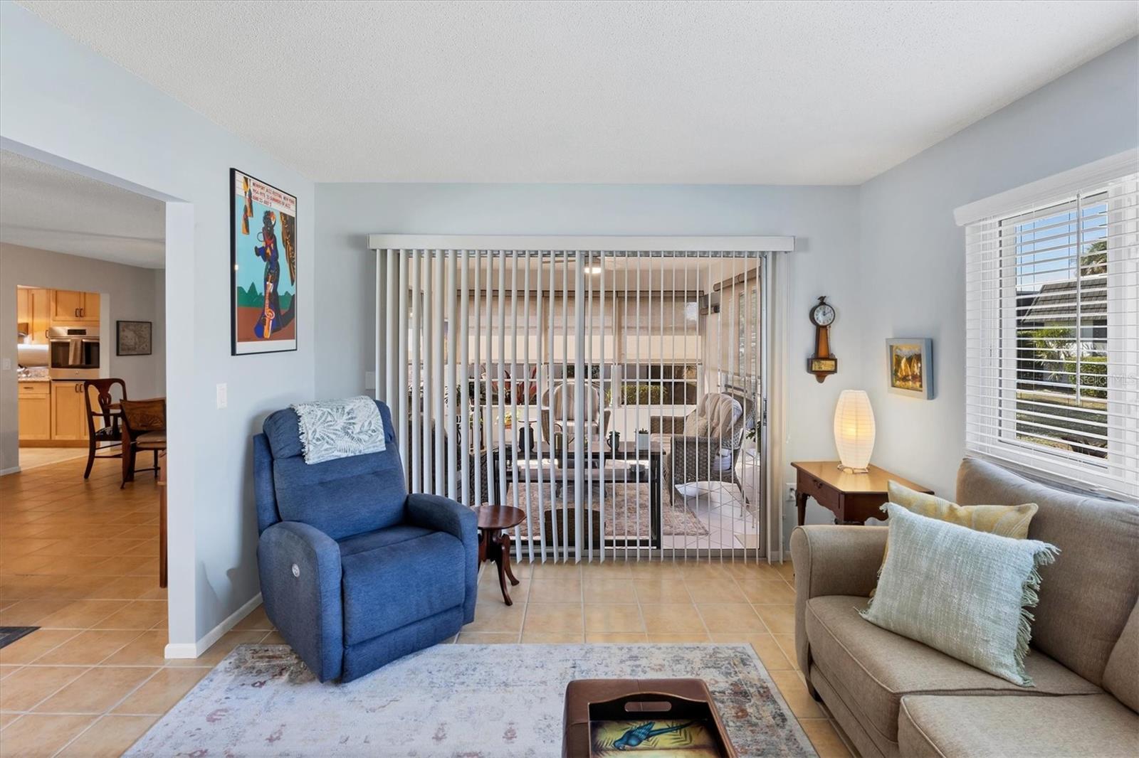 Image 19 of 43 For 1521 Lakeside Way 149