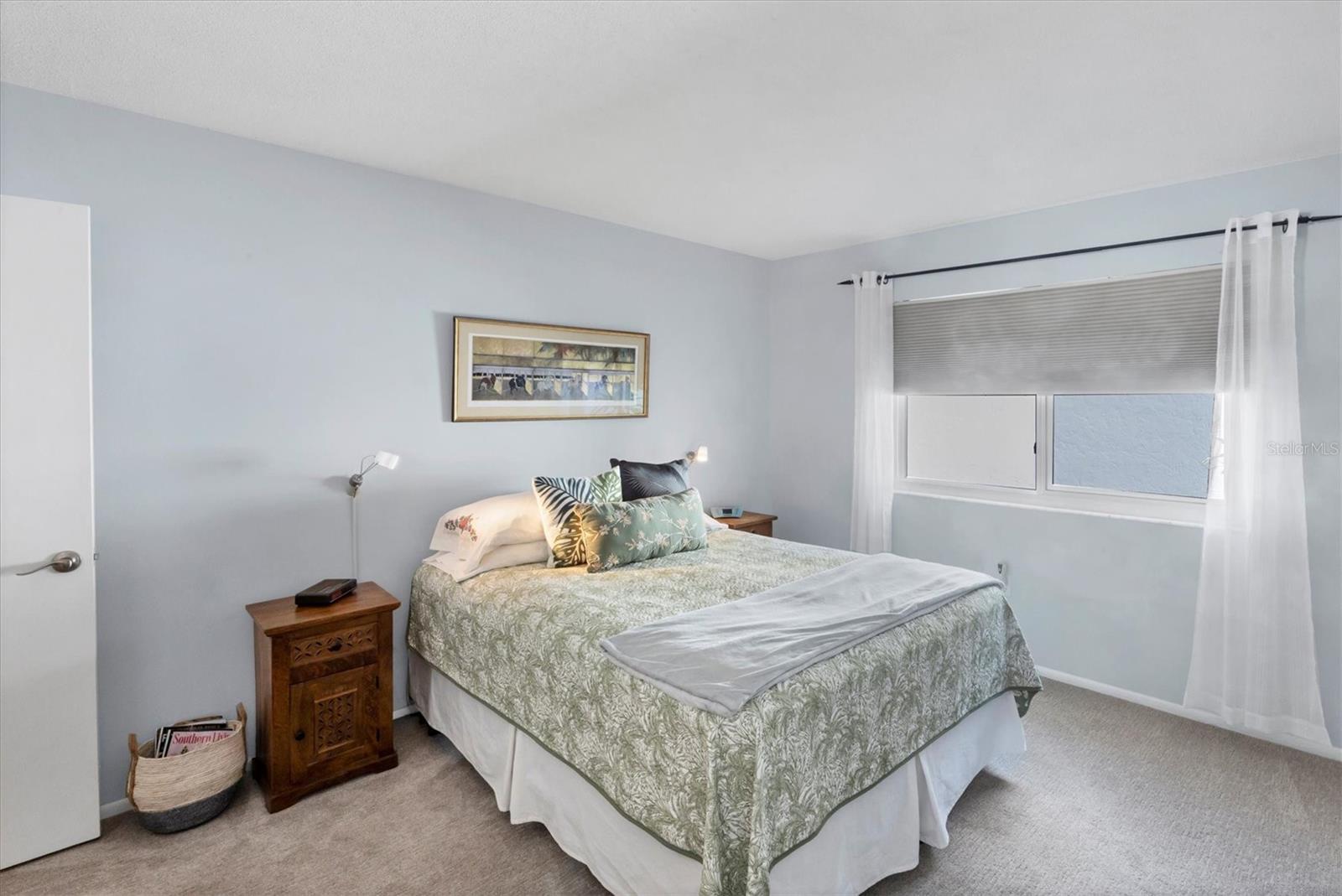 Image 23 of 43 For 1521 Lakeside Way 149