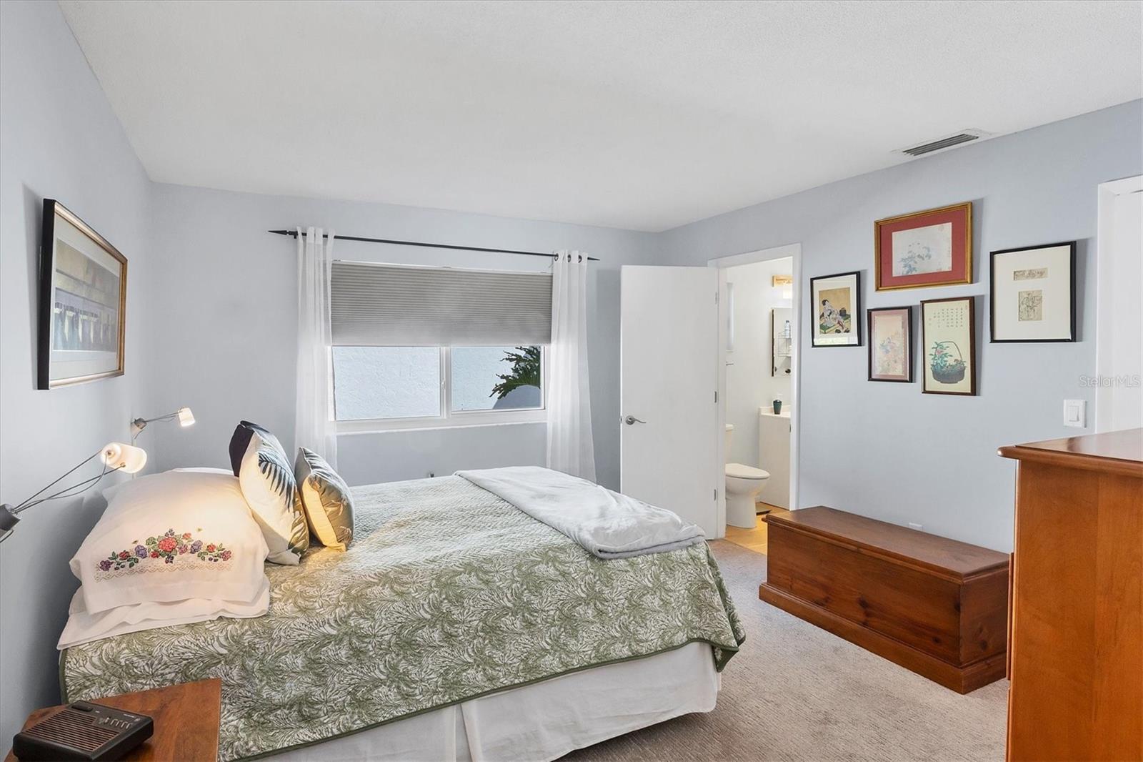 Image 24 of 43 For 1521 Lakeside Way 149