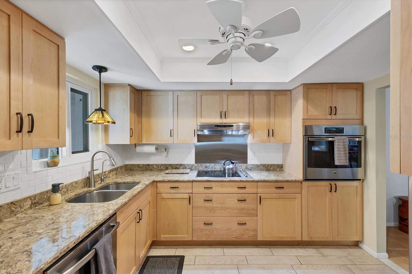 Image 3 of 43 For 1521 Lakeside Way 149