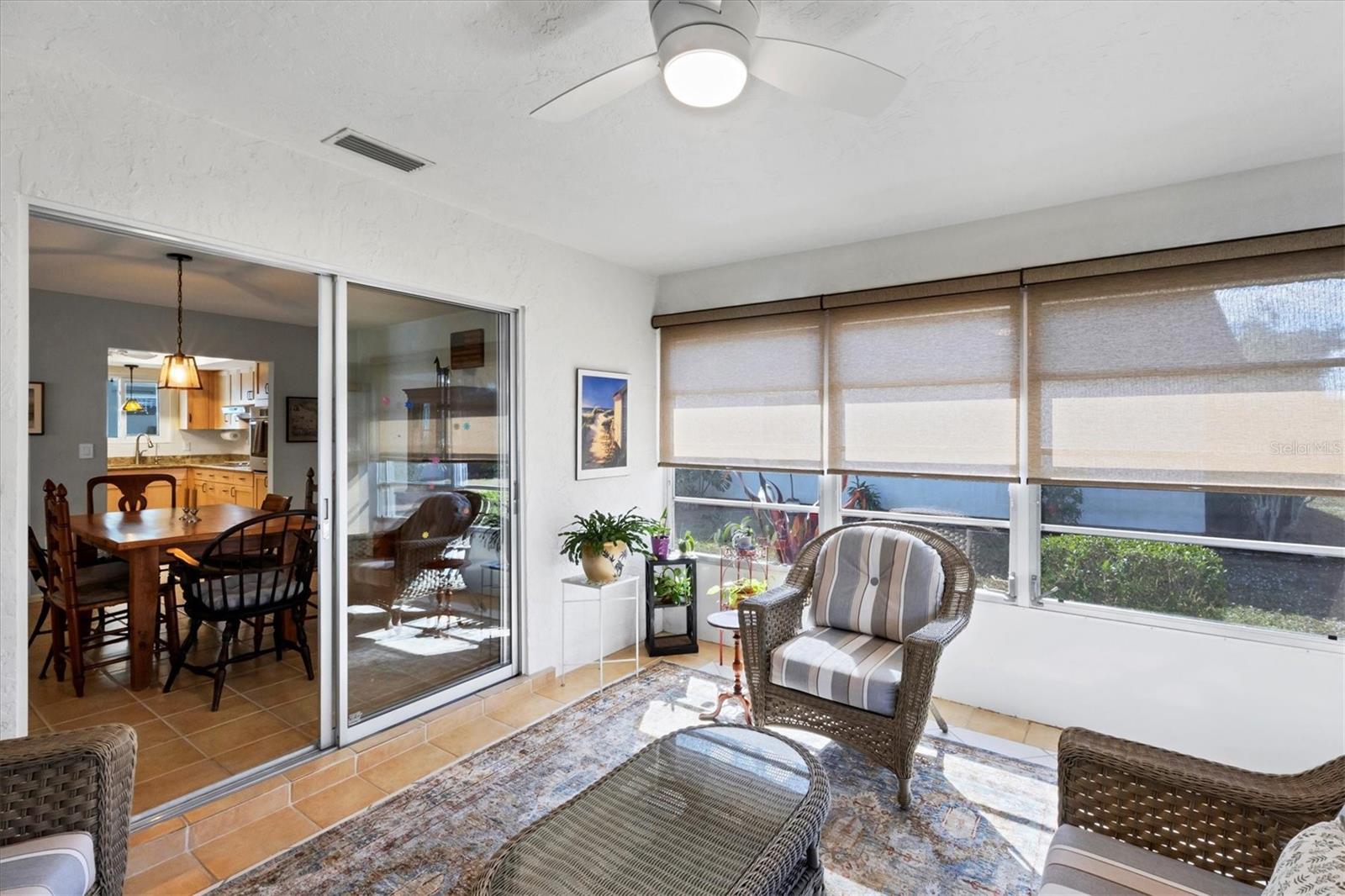 Image 32 of 43 For 1521 Lakeside Way 149