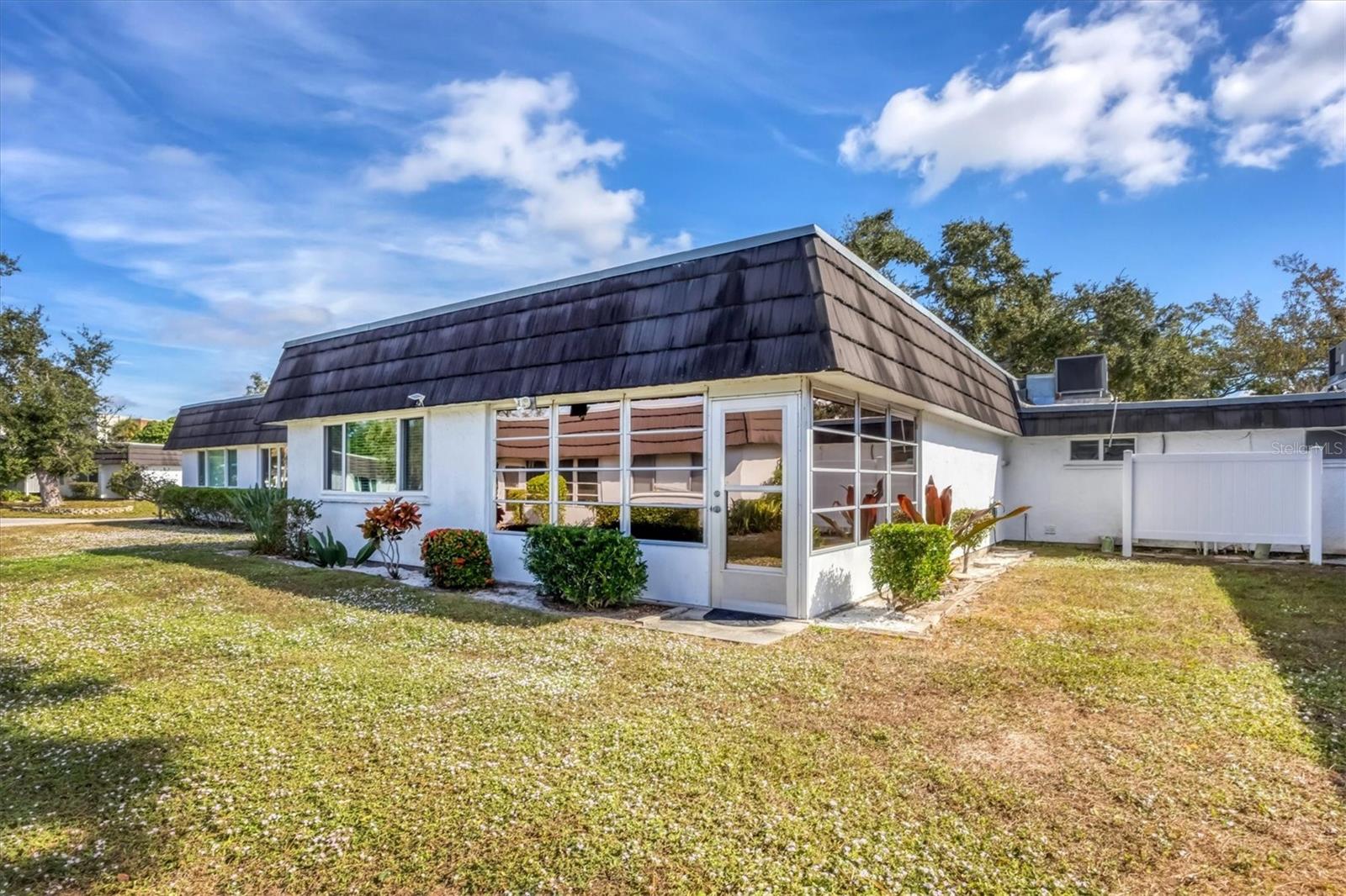 Image 34 of 43 For 1521 Lakeside Way 149