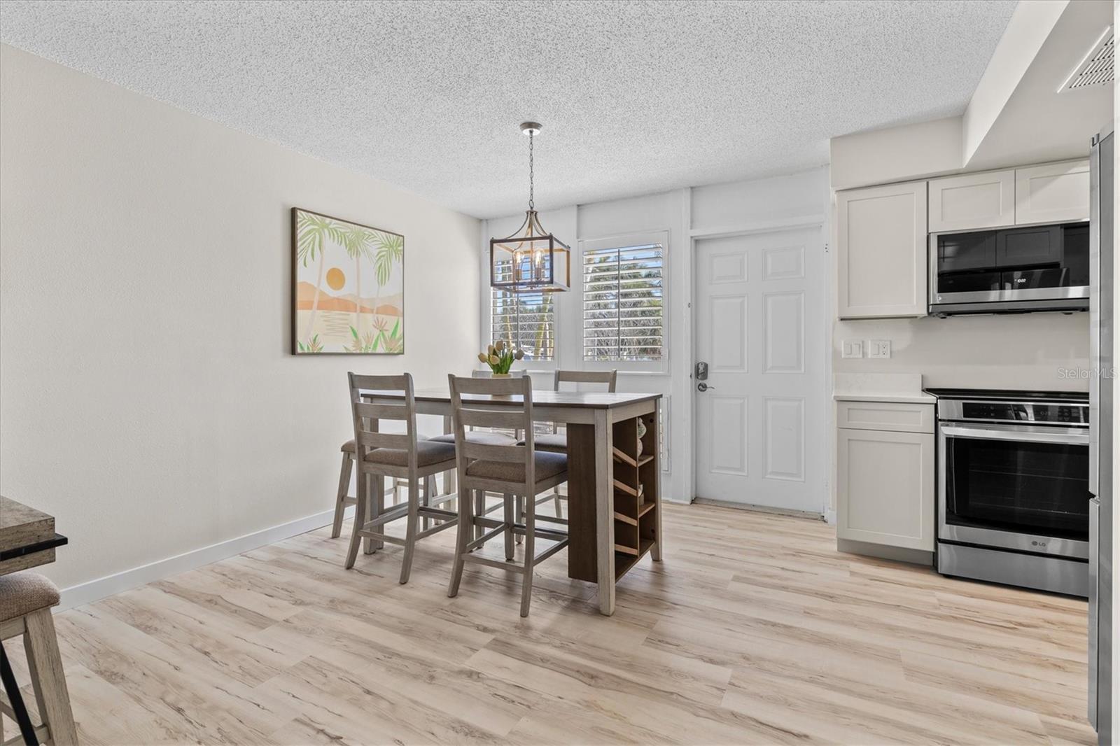 Image 6 of 53 For 800 Blvd Of The Presidents 3