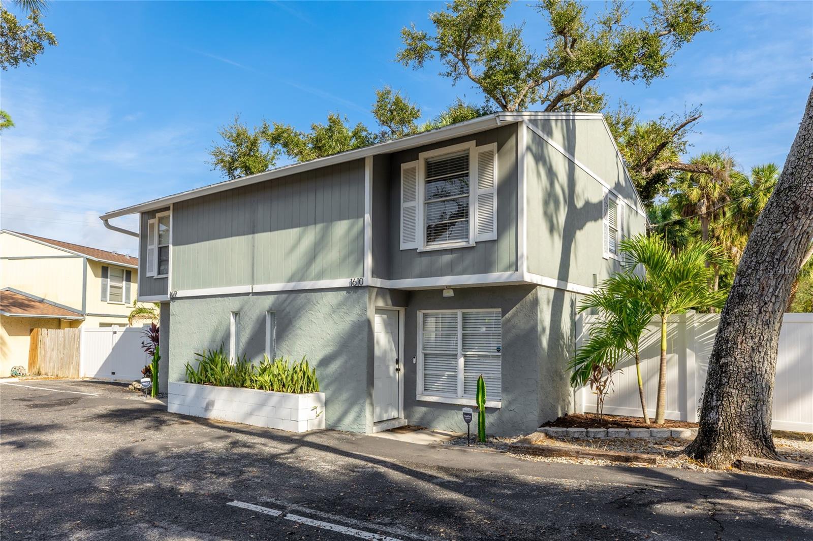 Image 2 of 36 For 1610 & 1612 Orange Avenue