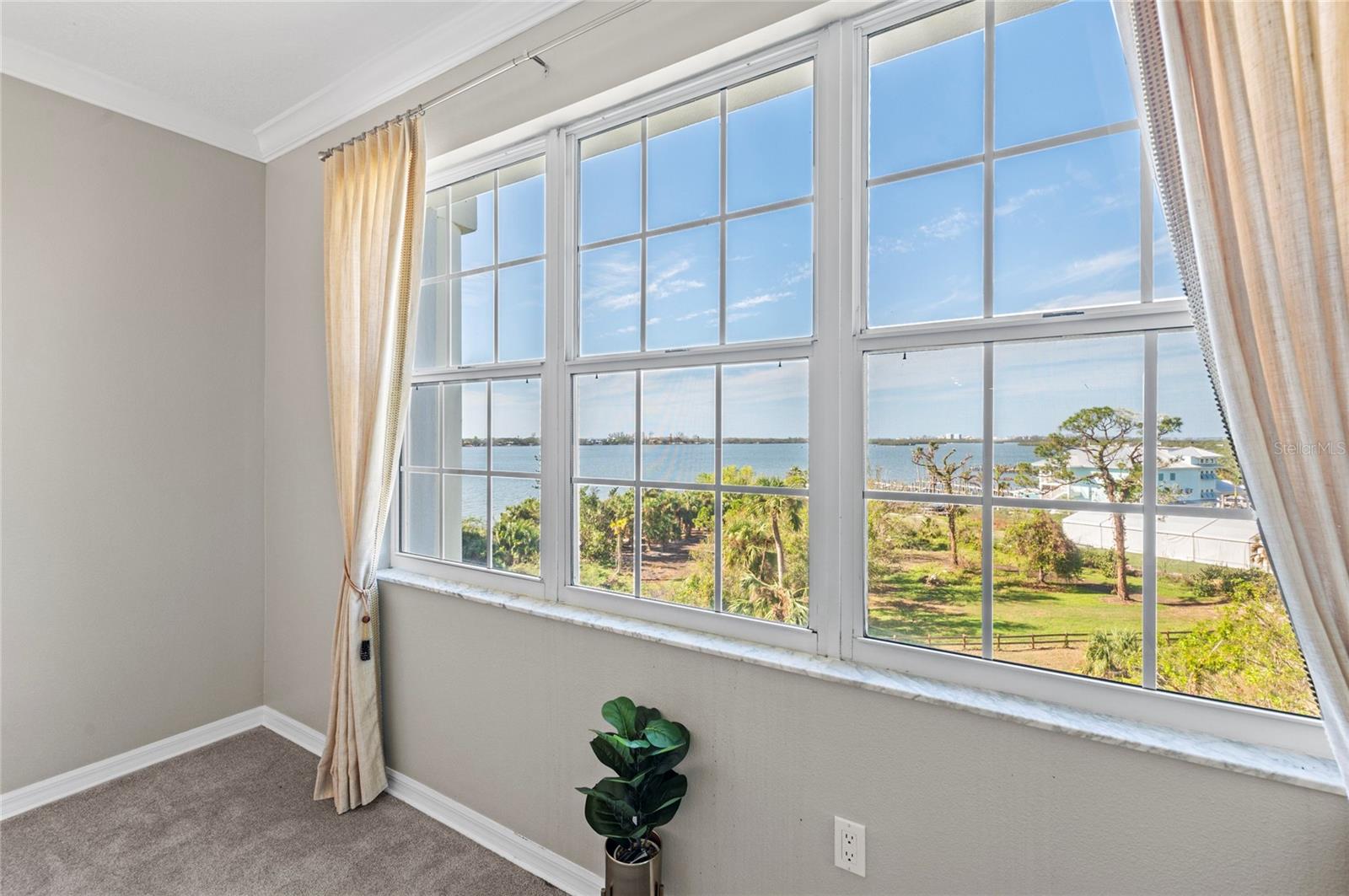 Image 18 of 83 For 232 Hidden Bay Drive 504