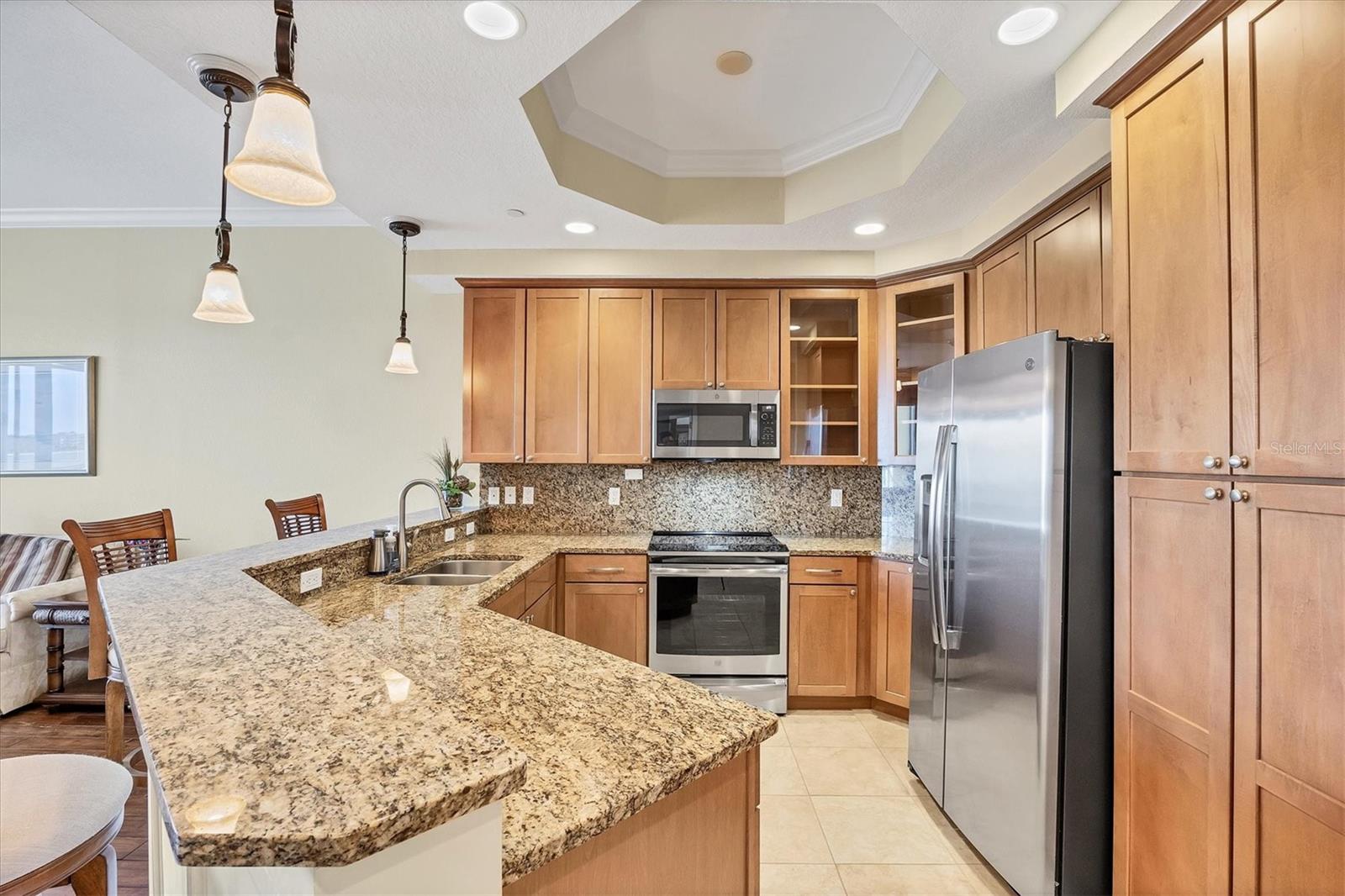 Image 14 of 66 For 6310 Watercrest Way  402