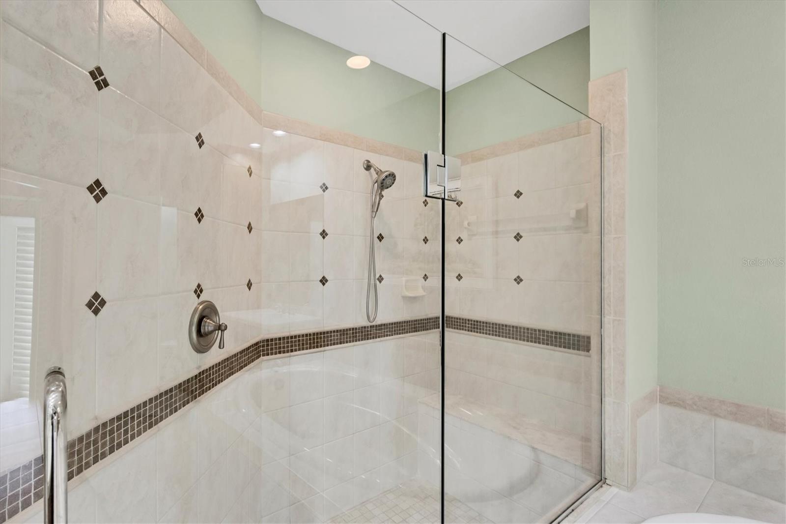 Image 25 of 66 For 6310 Watercrest Way  402