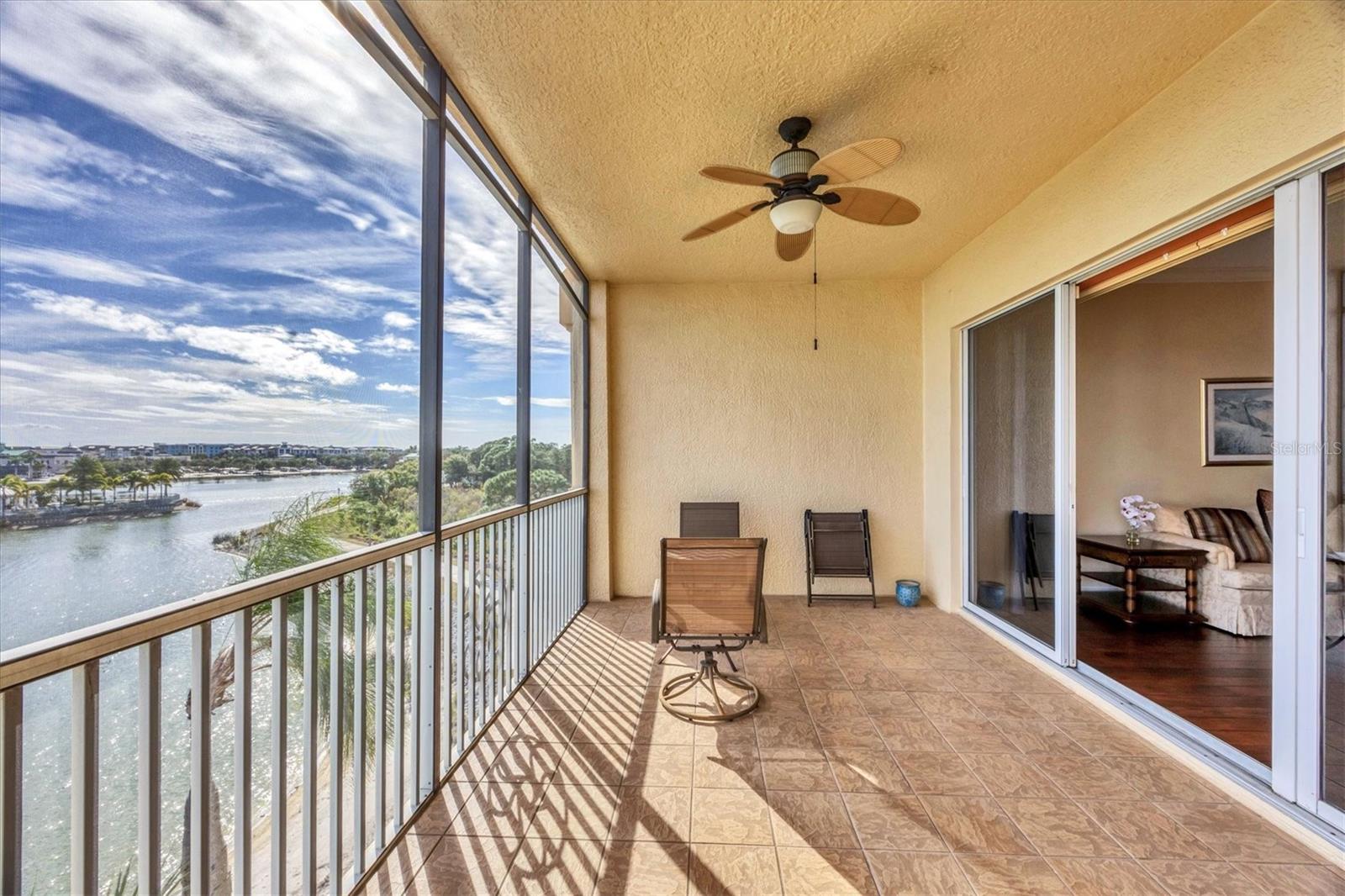 Image 32 of 66 For 6310 Watercrest Way  402