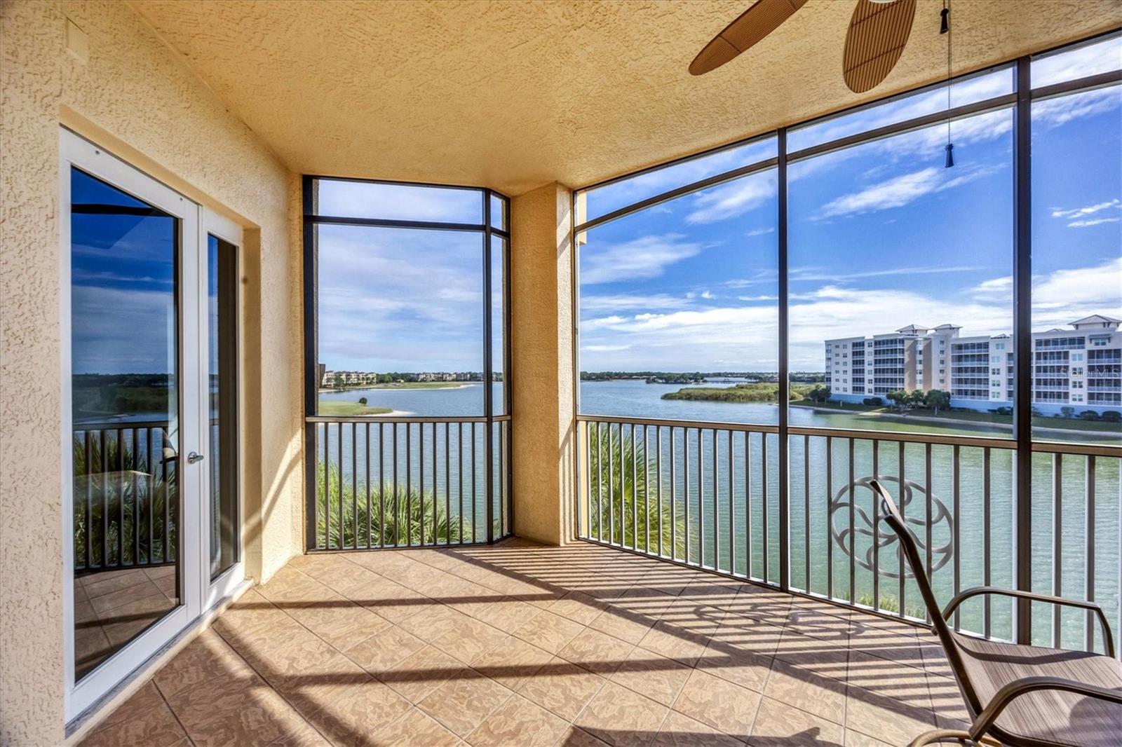 Image 34 of 66 For 6310 Watercrest Way  402