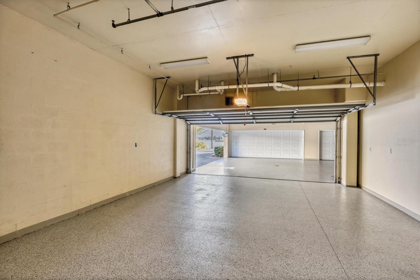 Image 38 of 66 For 6310 Watercrest Way  402