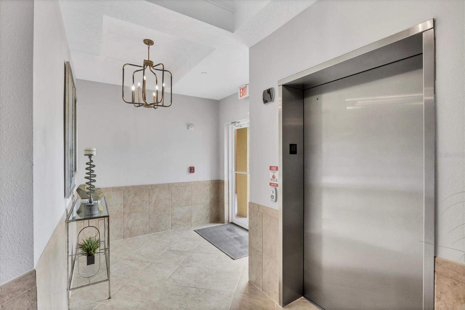 Image 4 of 66 For 6310 Watercrest Way  402