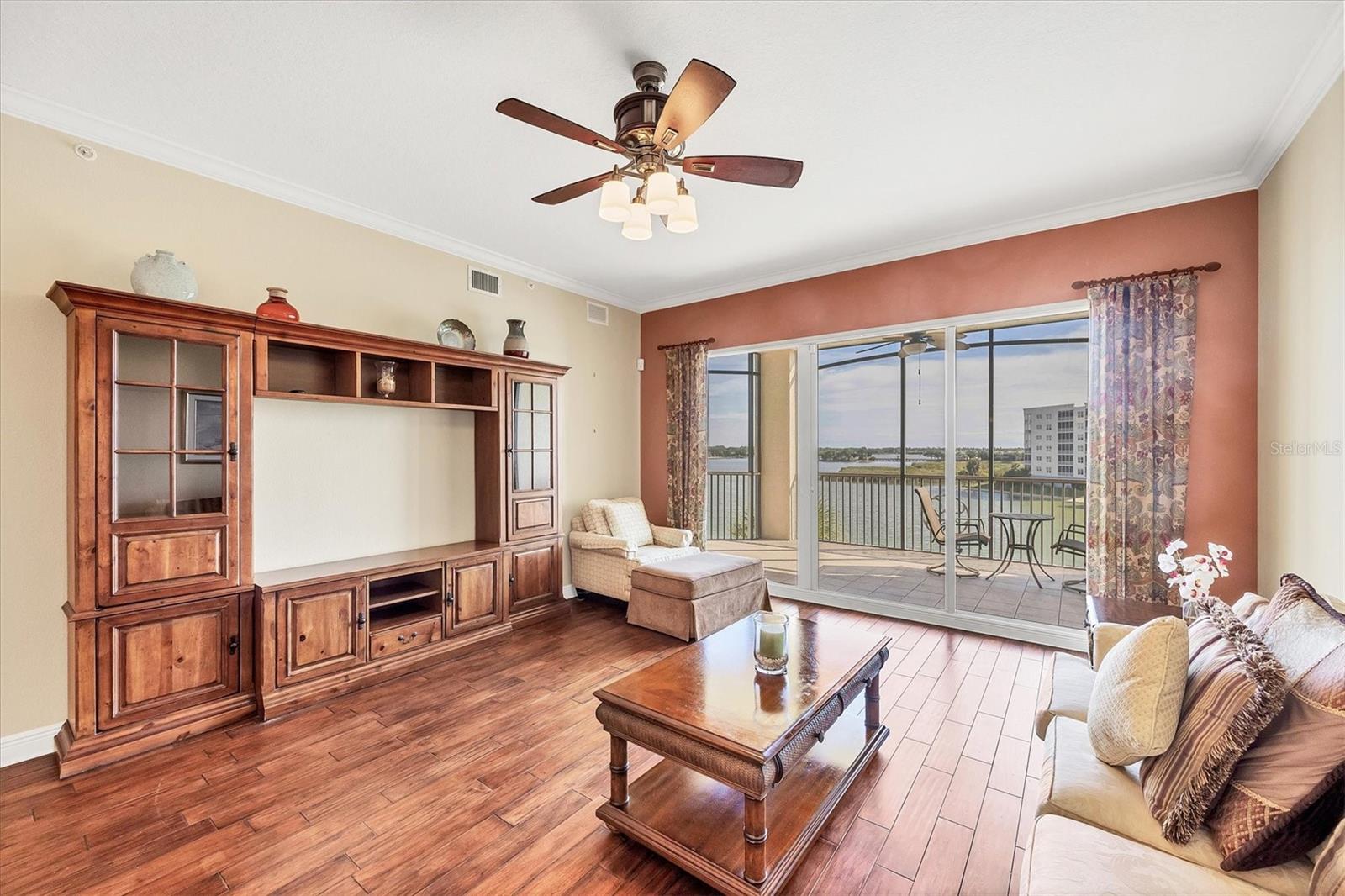 Image 8 of 66 For 6310 Watercrest Way  402