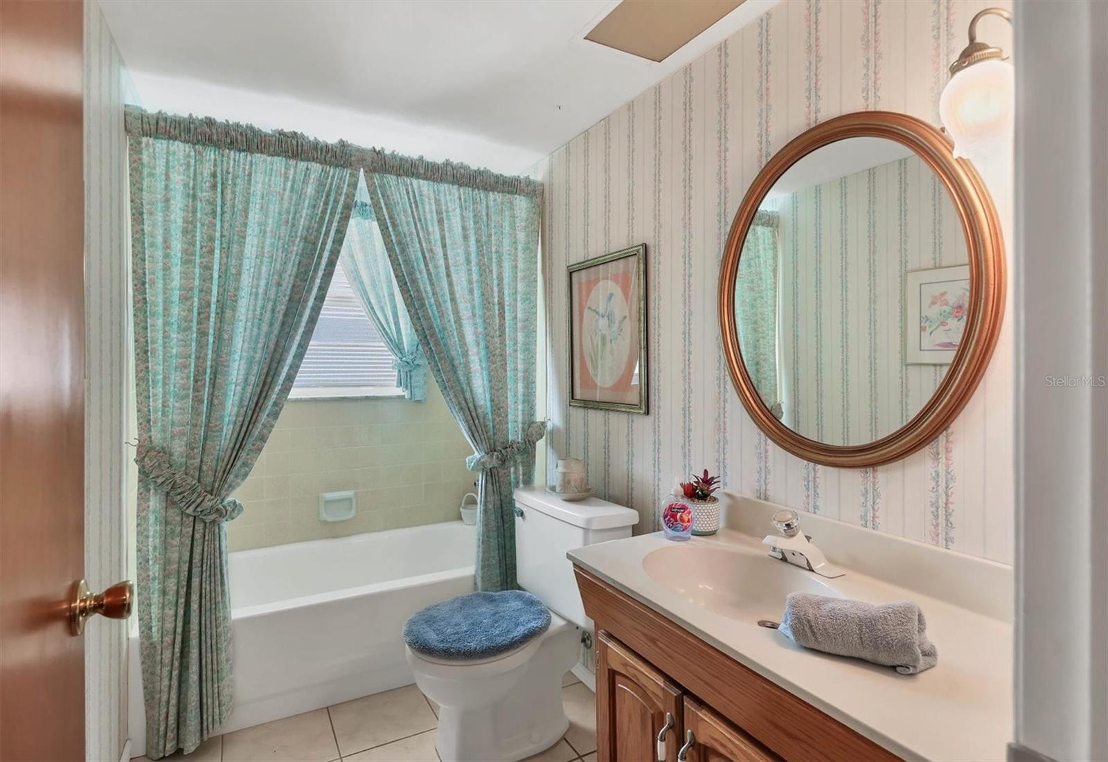 Image 15 of 31 For 5307 18th Avenue W