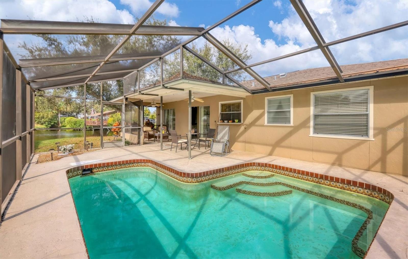 Image 22 of 31 For 5307 18th Avenue W