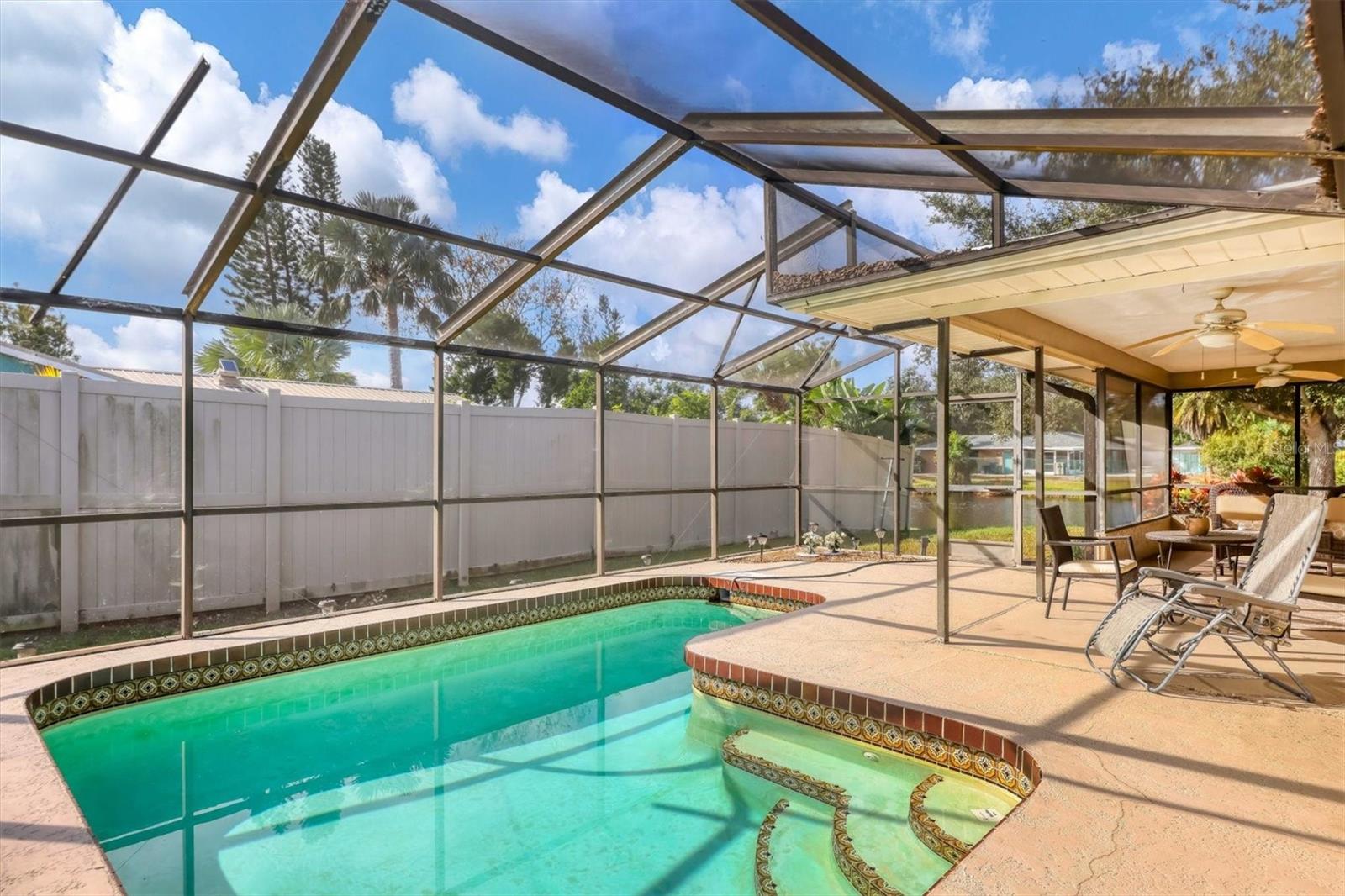 Image 23 of 31 For 5307 18th Avenue W