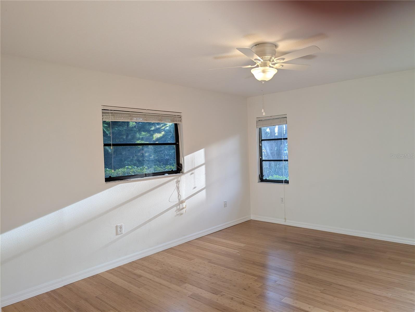 Image 5 of 11 For 7171 Wood Creek Drive 5