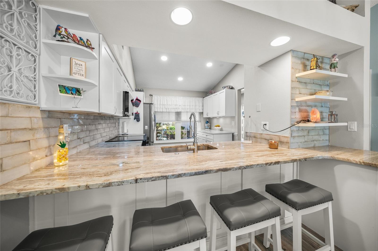 Image 12 of 51 For 5958 Clubside Drive