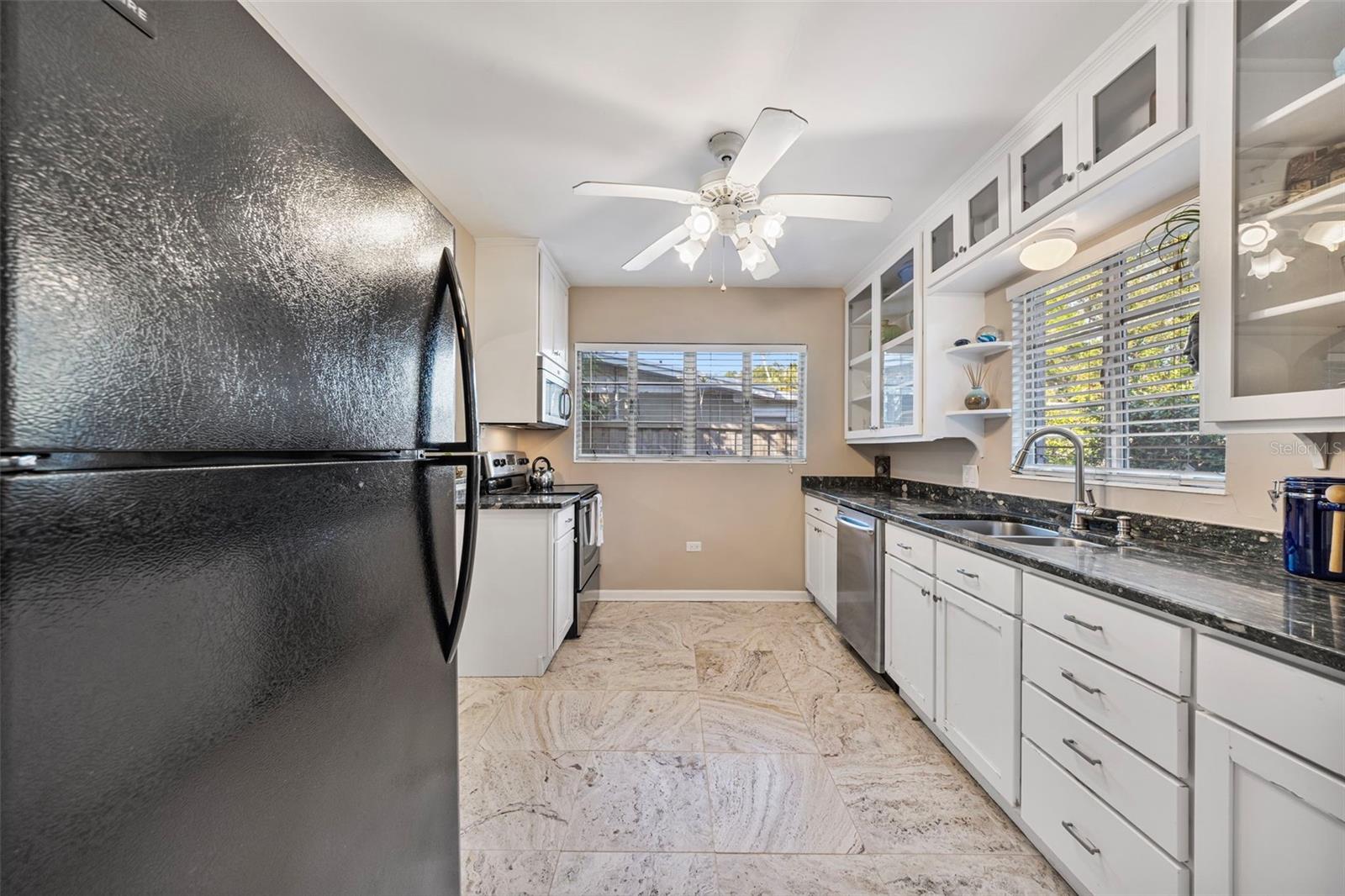 Image 11 of 54 For 839 40th Street