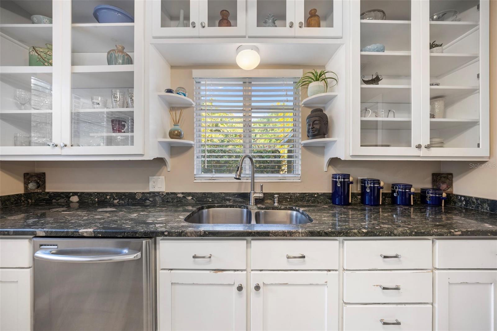 Image 13 of 54 For 839 40th Street