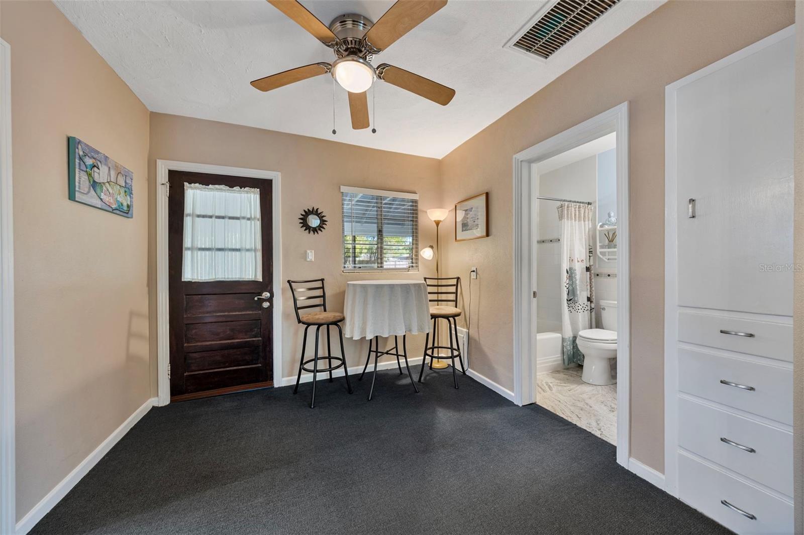 Image 17 of 54 For 839 40th Street