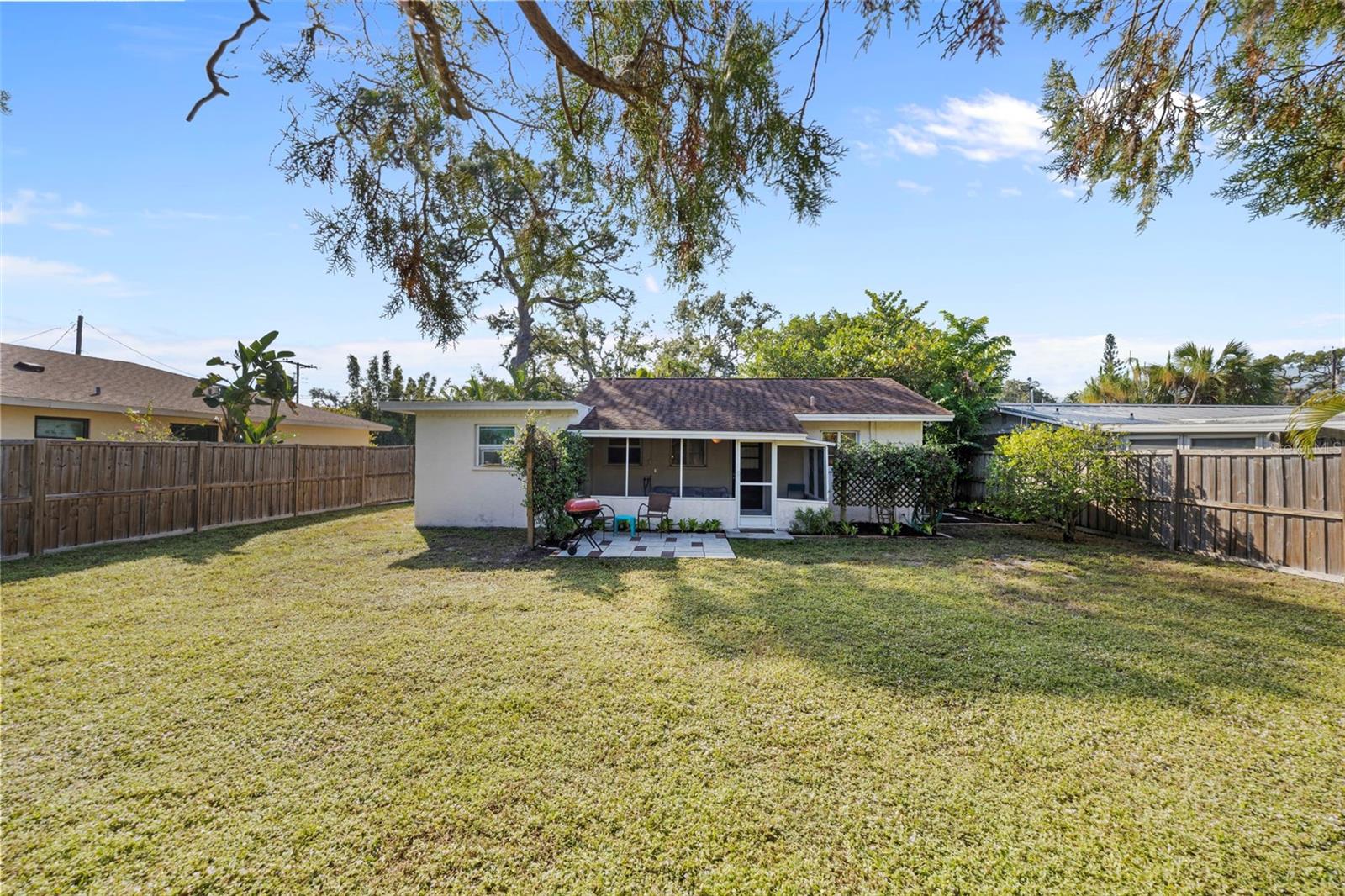 Image 33 of 54 For 839 40th Street