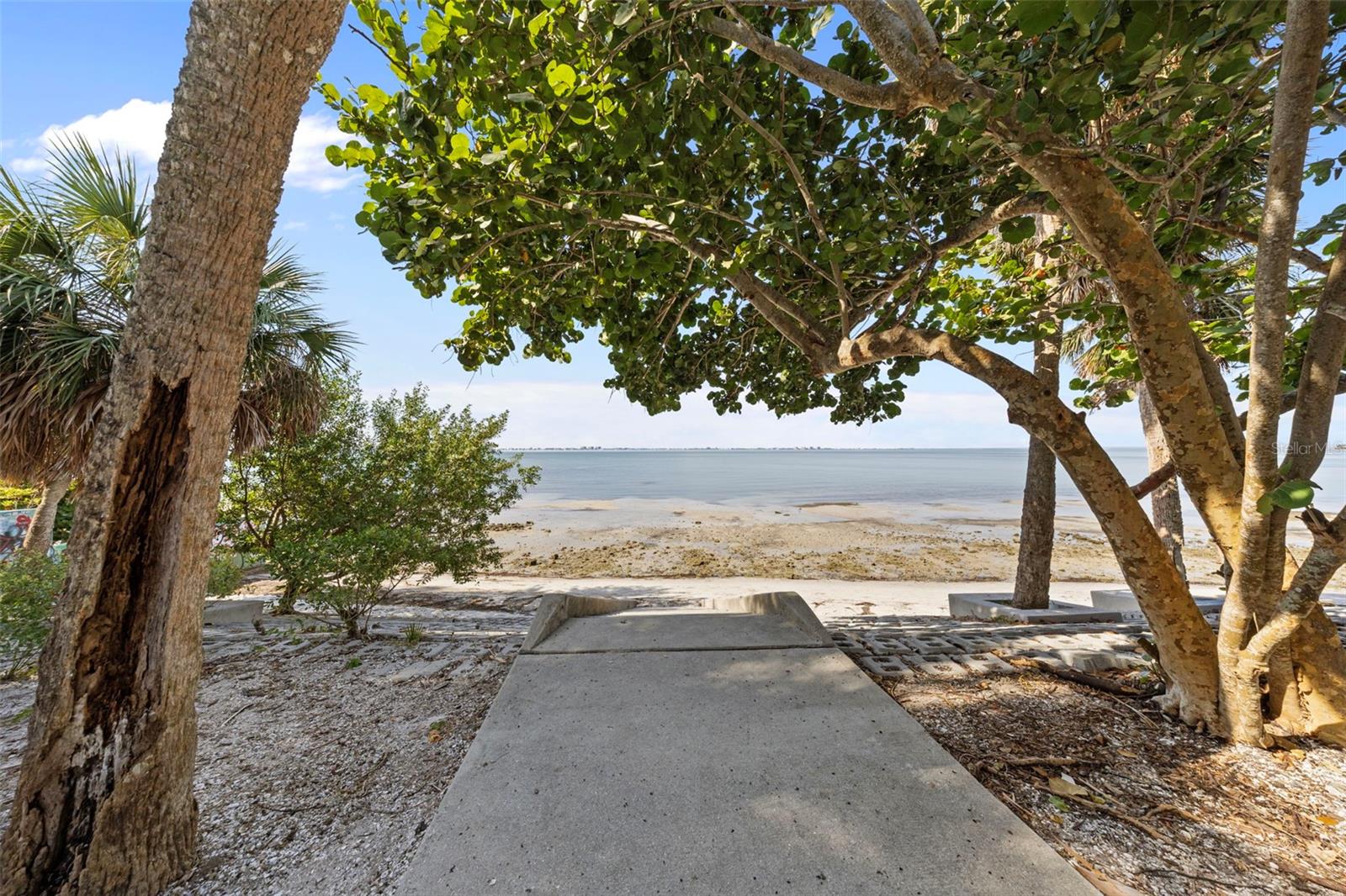 Image 50 of 54 For 839 40th Street