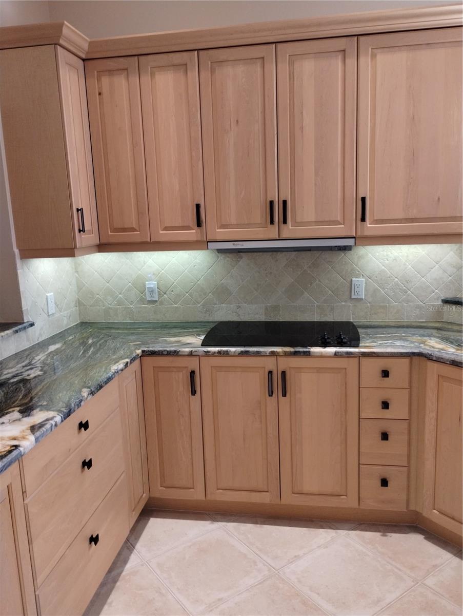 Image 15 of 55 For 5242 Parisienne Place 201b30