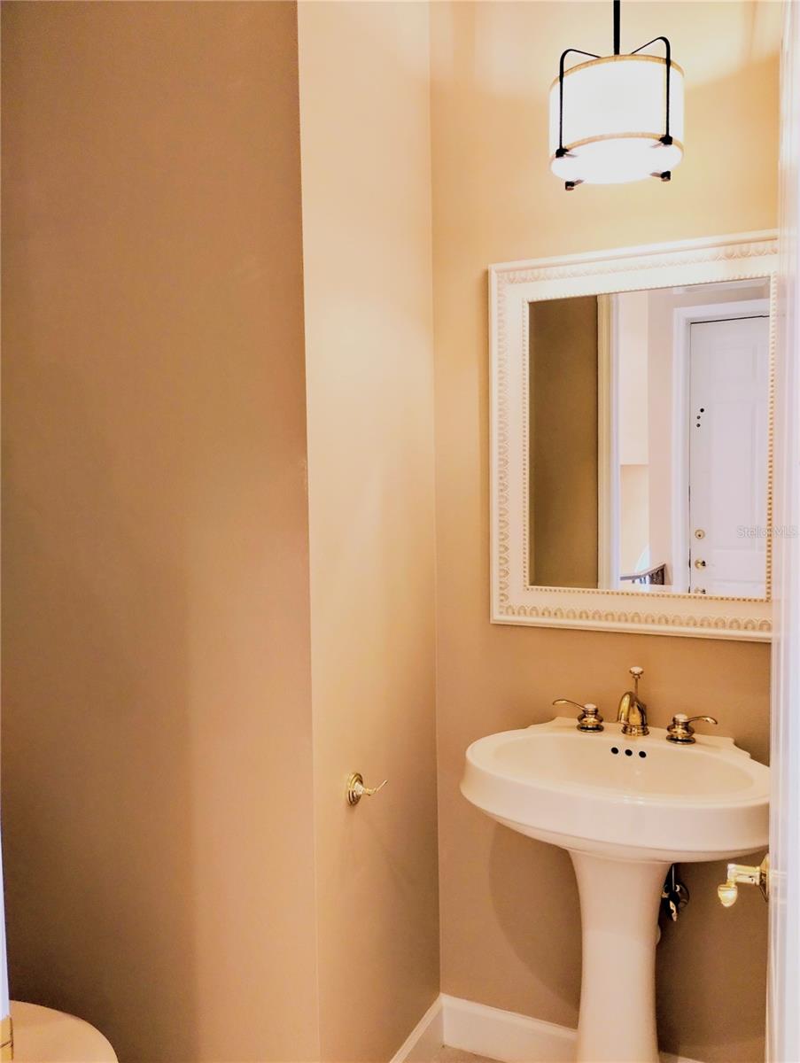 Image 29 of 55 For 5242 Parisienne Place 201b30