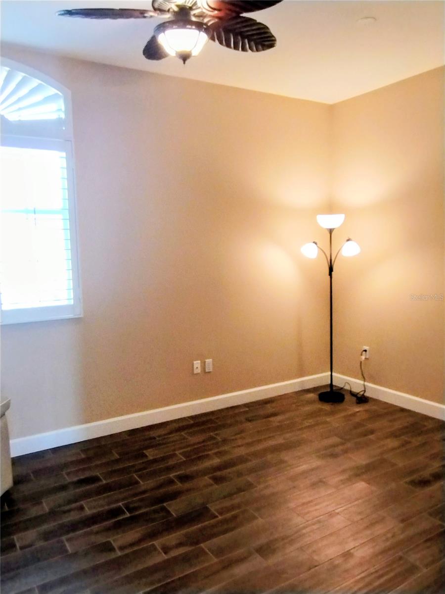 Image 31 of 55 For 5242 Parisienne Place 201b30