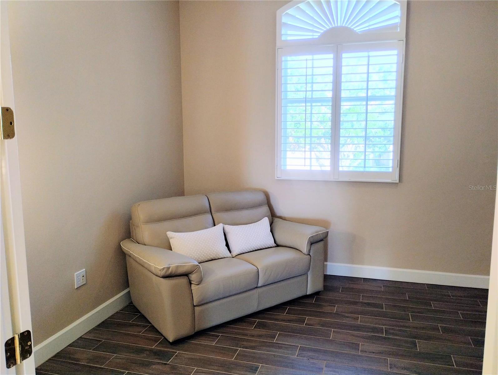 Image 32 of 55 For 5242 Parisienne Place 201b30