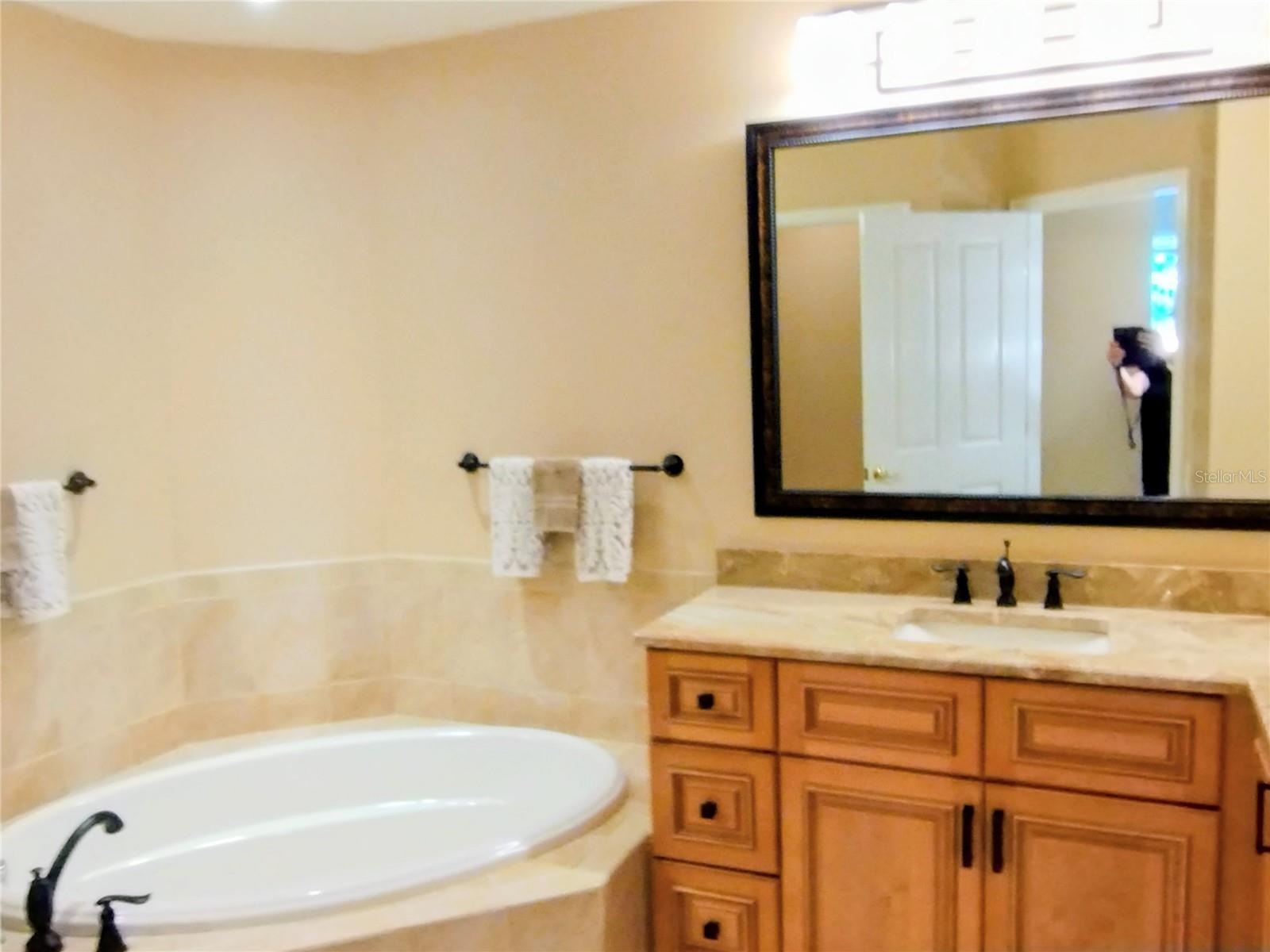 Image 39 of 55 For 5242 Parisienne Place 201b30