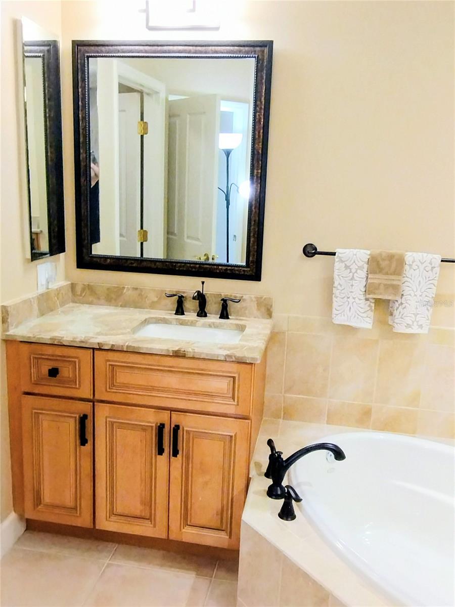 Image 40 of 55 For 5242 Parisienne Place 201b30