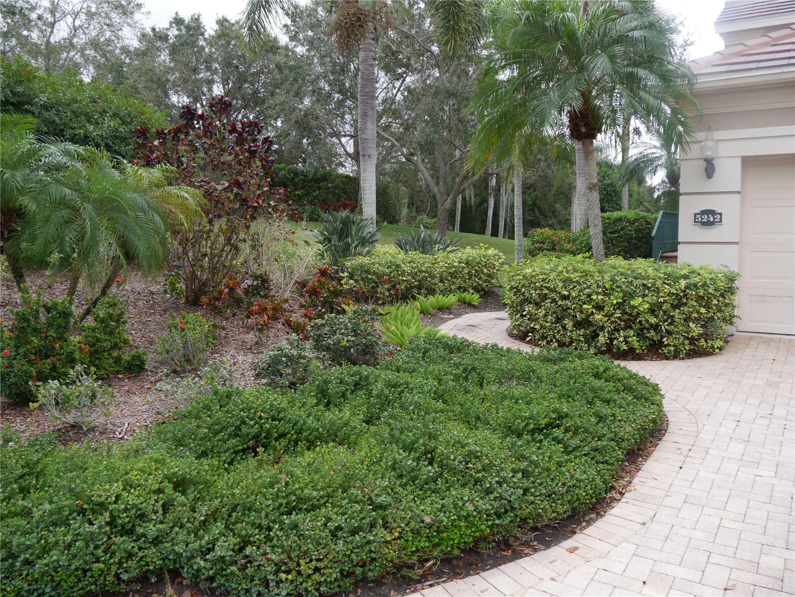 Image 6 of 55 For 5242 Parisienne Place 201b30