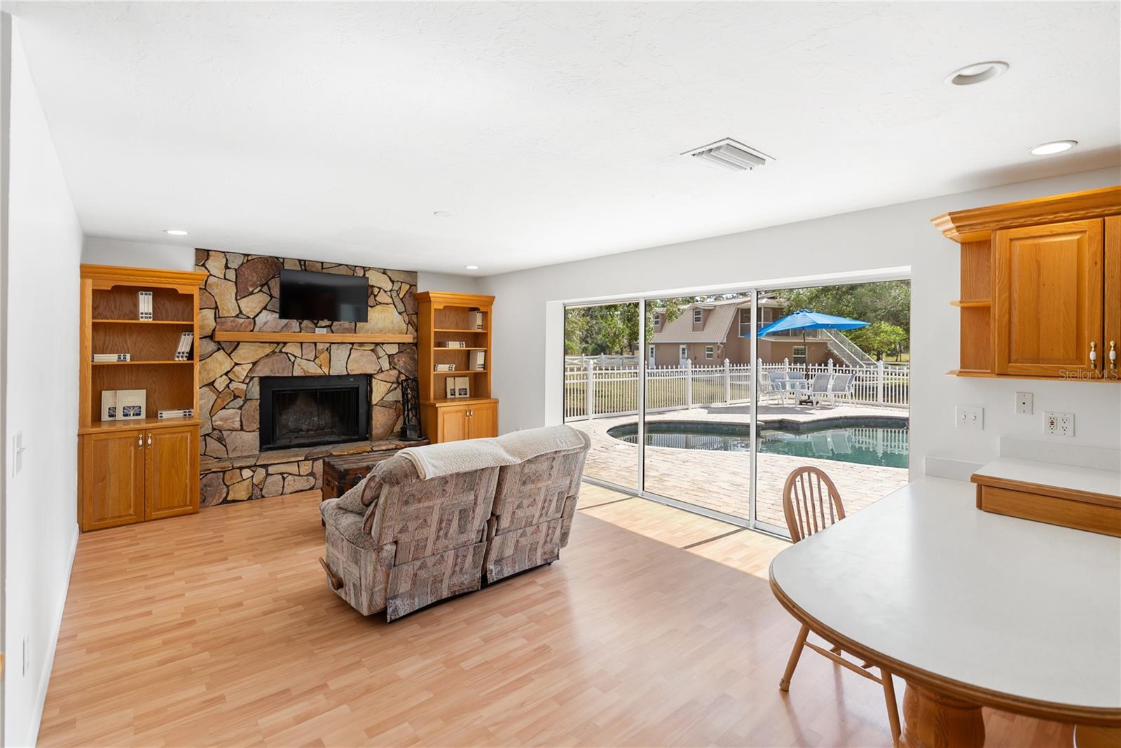 Image 12 of 57 For 1160 Wagon Wheel Drive